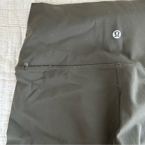 Lululemon - Wunder Under Crop hi-rise 21” Full On Luxtreme - Dark Olive size 6 - Picture 7 of 8